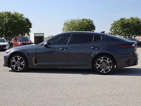 Used 2018 Kia Stinger GT1 AWD/4WD image 8
