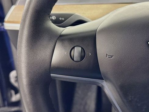 Used 2023 Tesla Model Y AWD image 15