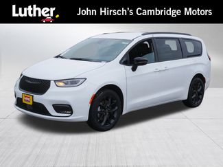 New 2026 Chrysler Pacifica Select w/ S Appearance Package video 1