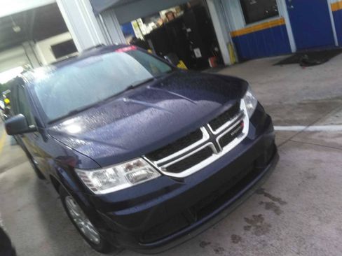 Used 2017 Dodge Journey SE FWD image 2