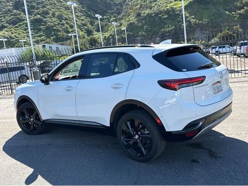 Certified 2022 Buick Envision Essence w/ Technology Package II image 3