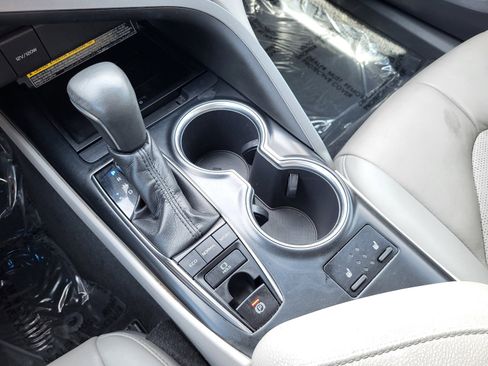 Used 2019 Toyota Camry XSE w/ Driver Assist Package image 19