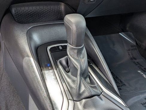 Used 2025 Toyota Corolla LE FWD image 21