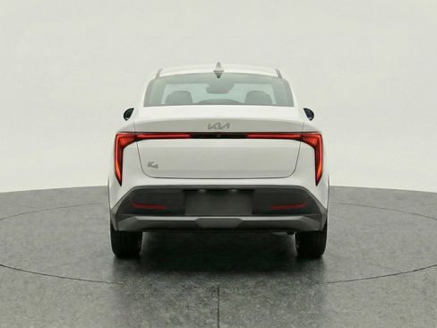 Used 2025 Kia K4 LXS image 7