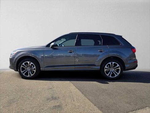 Certified 2025 Audi Q7 2.0T Premium w/ Convenience Plus Package AWD/4WD image 6