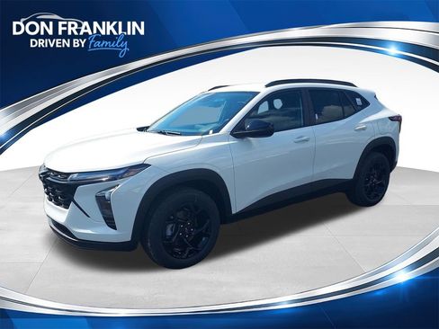 New 2026 Chevrolet Trax LT w/ Driver Confidence Package FWD image 1