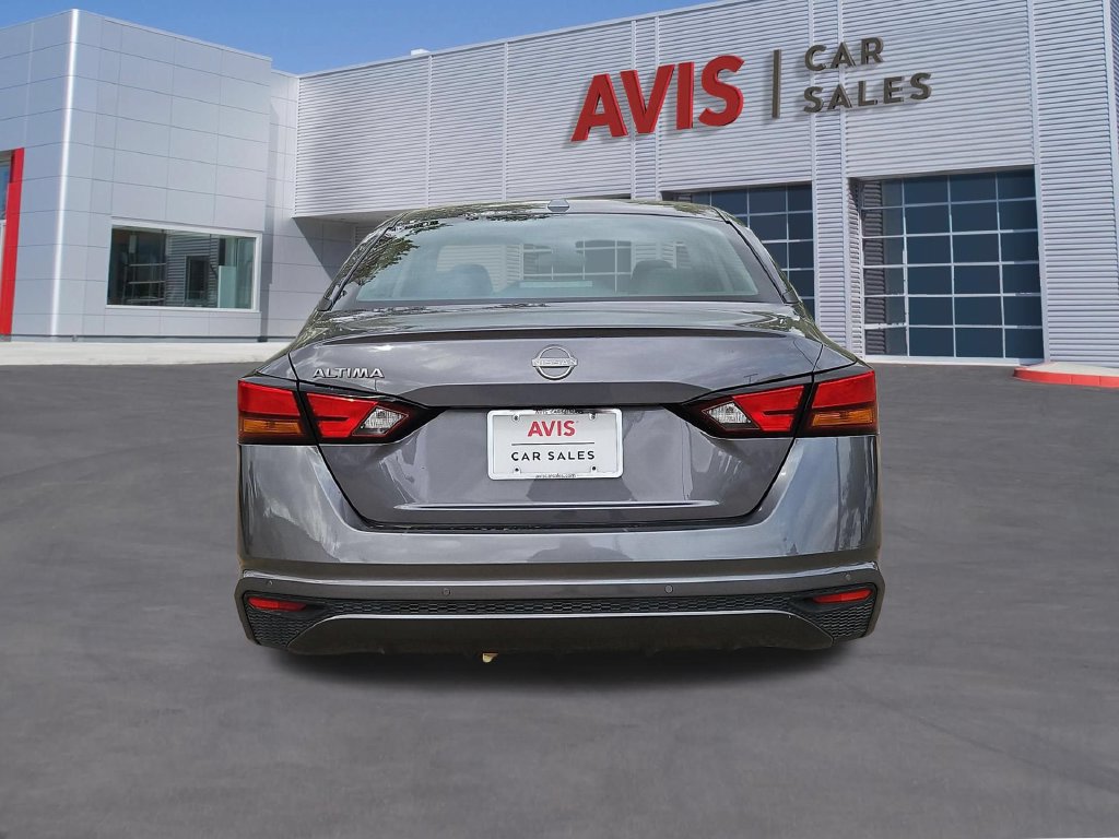 Used 2025 Nissan Altima 2.5 SV FWD image 7