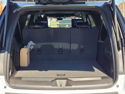 Used 2026 GMC Yukon XL Denali w/ Denali Reserve Package image 8