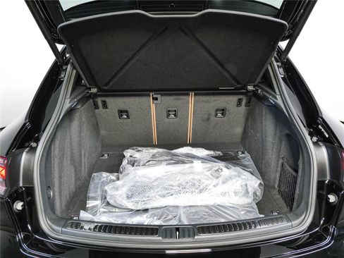 Used 2026 Porsche Macan Turbo AWD/4WD image 30