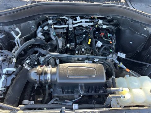 Used 2021 Ford Explorer XLT AWD/4WD image 47