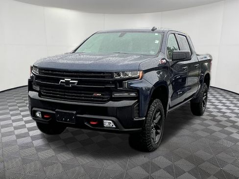 Used 2021 Chevrolet Silverado 1500 LT Trail Boss w/ Convenience Package II image 3