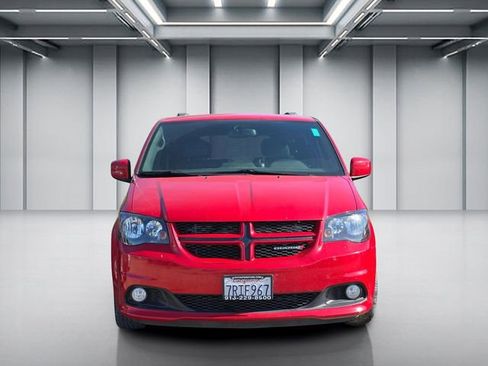 Used 2016 Dodge Grand Caravan R/T w/ Driver Convenience Group FWD image 2