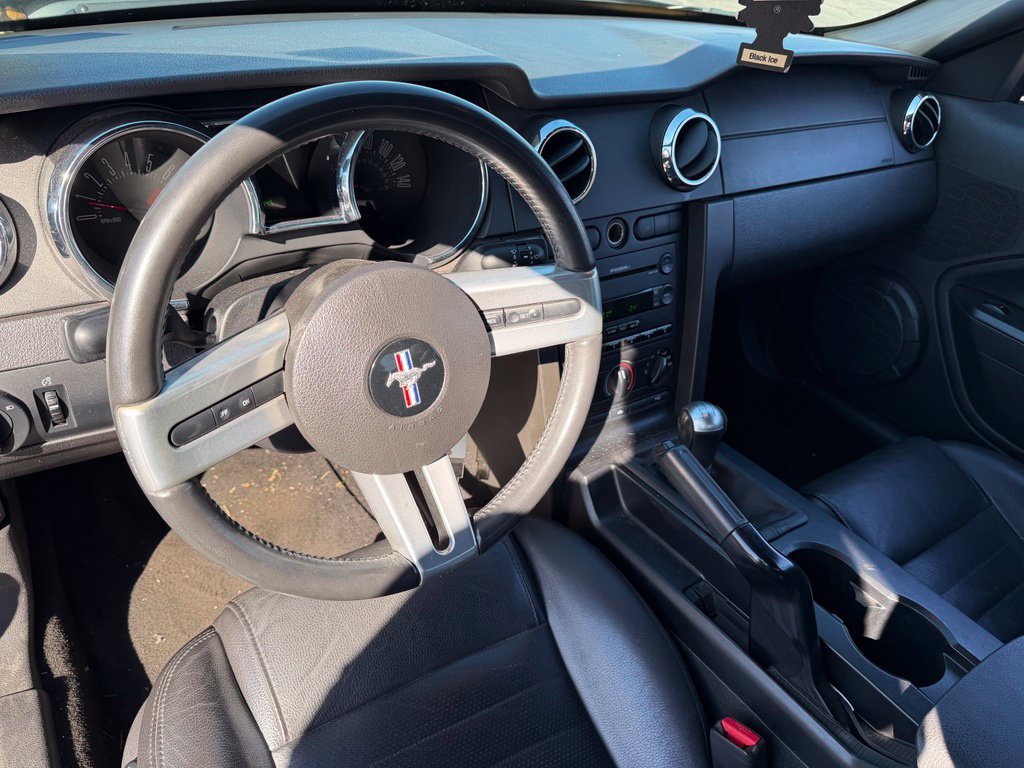 Used 2005 Ford Mustang GT Premium RWD image 15