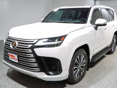 Used 2024 Lexus LX 600 4WD w/ Interior Upgrade Package image 35