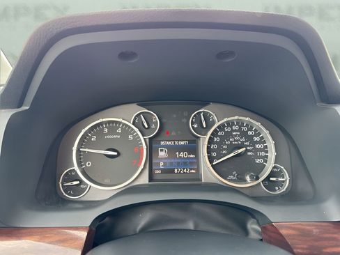 Used 2014 Toyota Tundra Limited w/ Limited Premium Package image 24