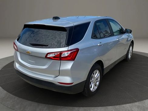 Used 2021 Chevrolet Equinox LS w/ LS Convenience Package image 10