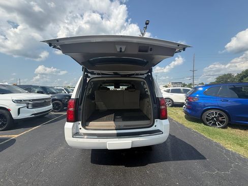Used 2017 Chevrolet Suburban Premier AWD/4WD image 5