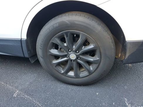 Used 2020 Chevrolet Equinox LT w/ Driver Convenience Package image 6