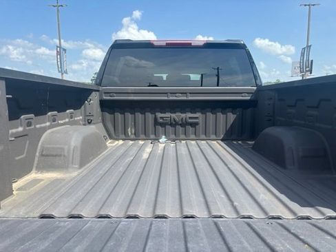 Used 2025 GMC Sierra 1500 SLE AWD/4WD image 10