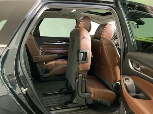 Used 2020 Buick Enclave Avenir w/ Avenir Technology Package AWD/4WD image 32