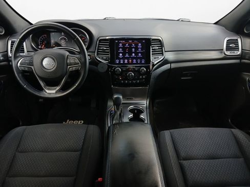 Used 2019 Jeep Grand Cherokee Laredo AWD/4WD image 20