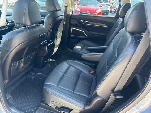 Used 2022 Kia Telluride EX w/ EX Premium Package AWD/4WD image 18