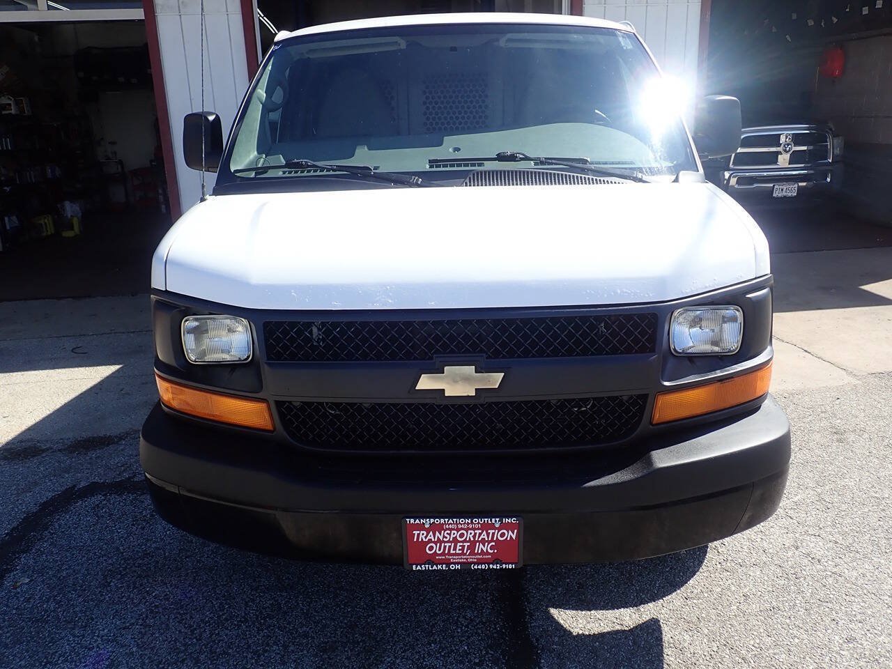 Used 2014 Chevrolet Express 2500 RWD image 3