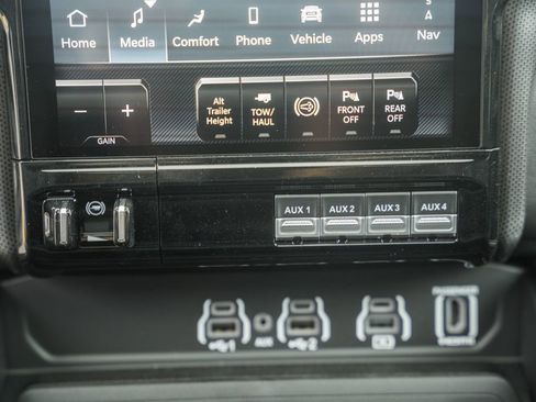 New 2026 RAM 2500 Limited AWD/4WD image 27