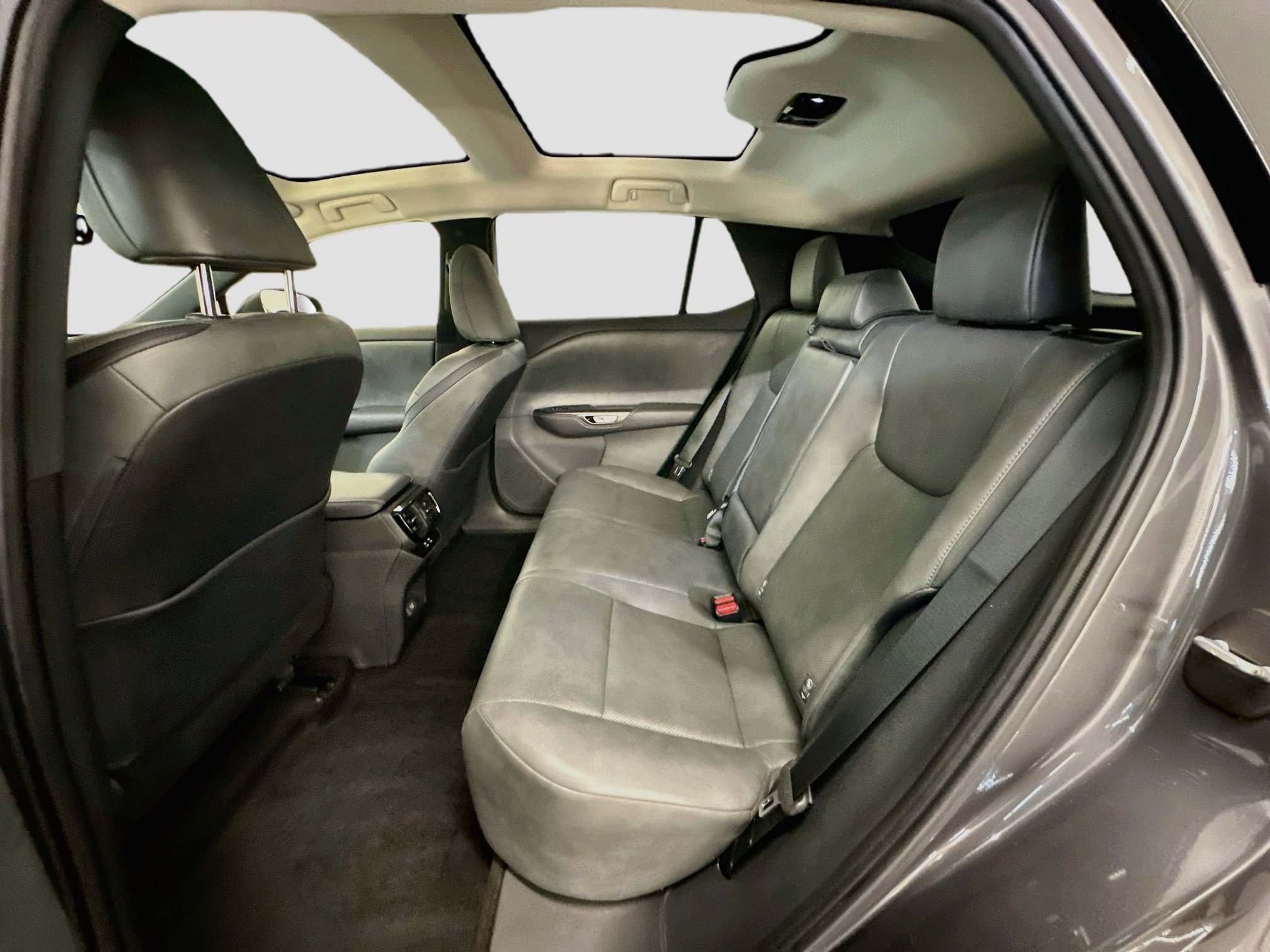 Used 2023 Lexus RZ 450e Premium w/ Technology Package AWD/4WD image 30