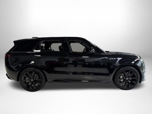 Used 2025 Land Rover Range Rover Sport Dynamic SE AWD/4WD image 2