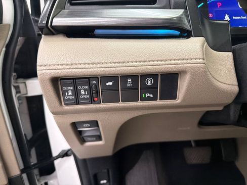 Used 2024 Honda Odyssey Elite image 34