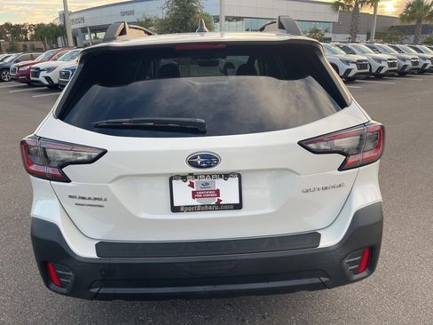 Certified 2022 Subaru Outback Premium image 6