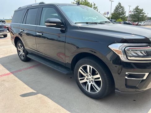 Used 2024 Ford Expedition Limited RWD image 4