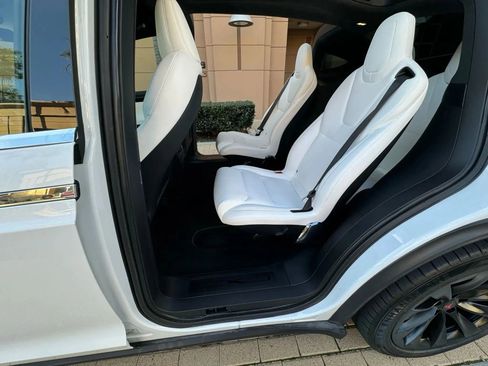 Used 2020 Tesla Model X Long Range AWD/4WD image 10