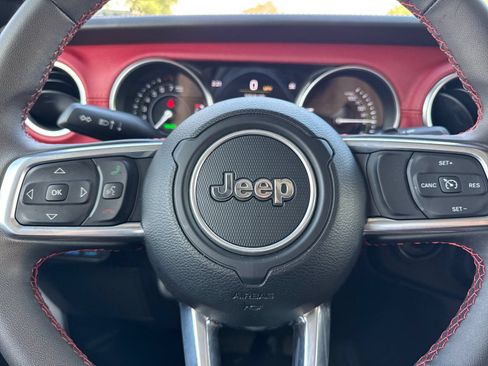 Used 2023 Jeep Wrangler Unlimited Rubicon 4xe AWD/4WD image 27