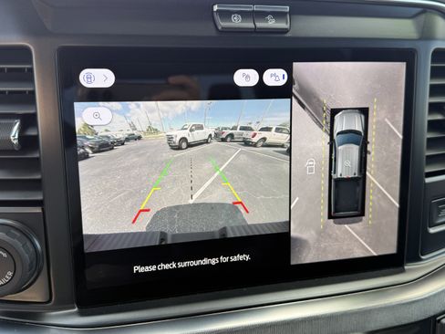 Certified 2025 Ford F250 Platinum w/ FX4 Off-Road Package image 21