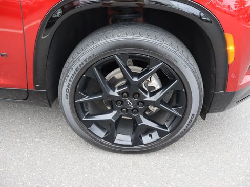 Used 2024 Chevrolet Traverse RS FWD image 40