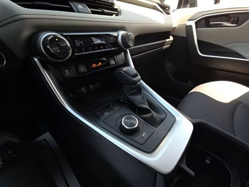 Used 2025 Toyota RAV4 XLE w/ Convenience Package image 26