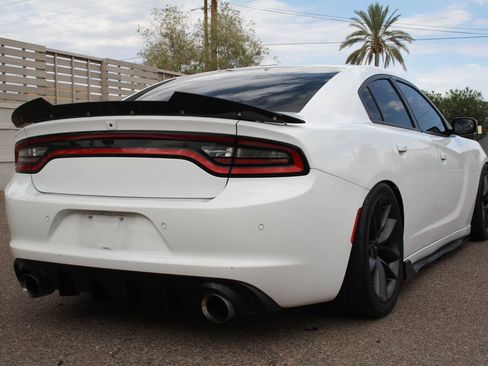 Used 2015 Dodge Charger R/T RWD image 4