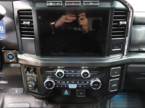 Used 2024 Ford F350 Lariat image 14