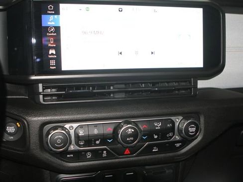 Used 2024 Jeep Wrangler Sport AWD/4WD image 19