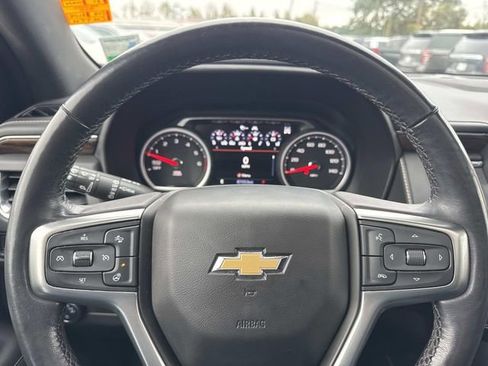 Used 2021 Chevrolet Suburban Premier image 25