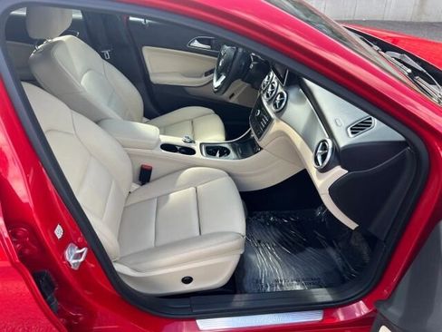 Used 2017 Mercedes-Benz GLA 250 4MATIC image 13