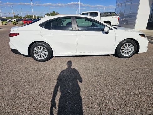 Used 2025 Toyota Camry LE w/ Convenience Package FWD image 7