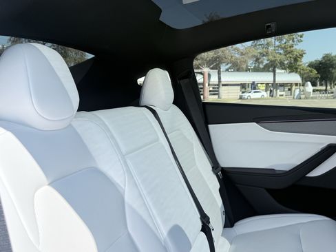Used 2026 Tesla Model Y AWD image 39