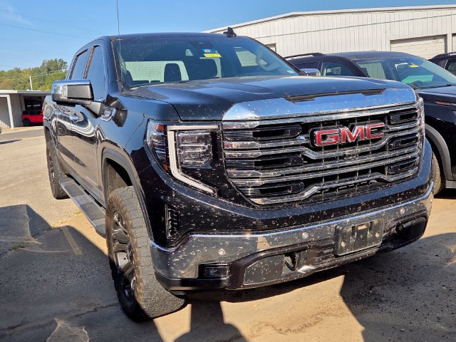 Used 2022 GMC Sierra 1500 SLT AWD/4WD image 2