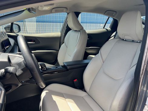 Used 2024 Toyota Prius XLE FWD image 12