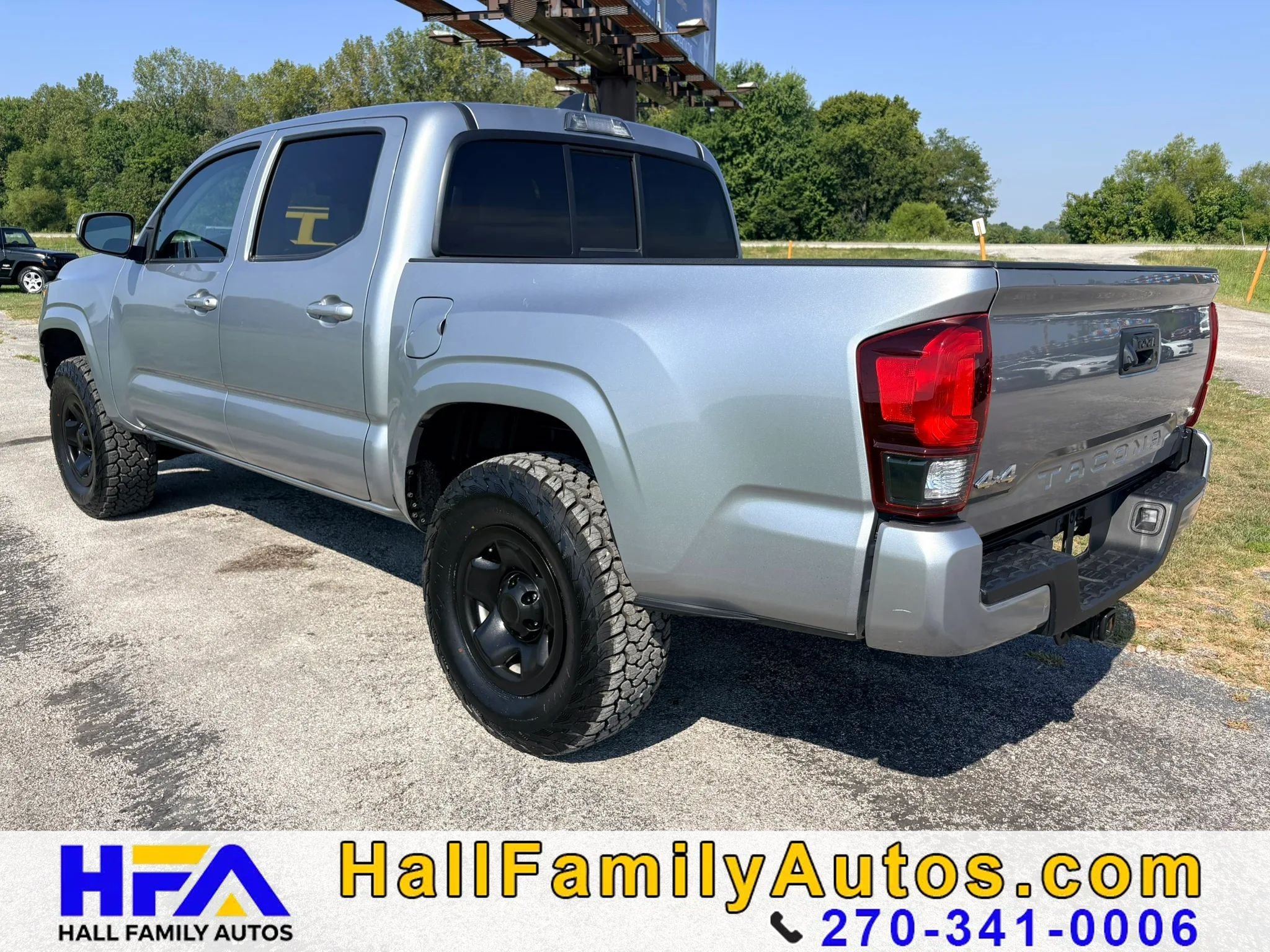 Used 2021 Toyota Tacoma SR AWD/4WD image 3