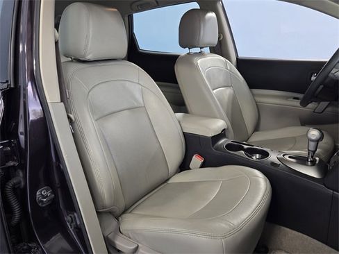 Used 2014 Nissan Rogue S image 16