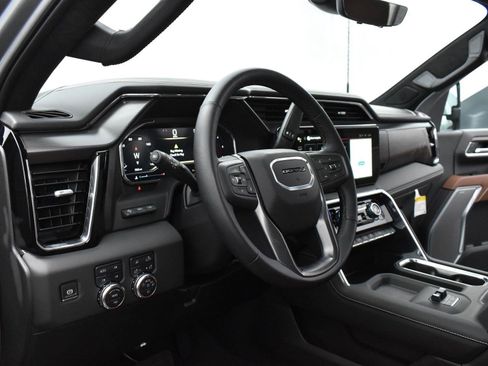 Used 2025 GMC Sierra 3500 Denali Ultimate AWD/4WD image 14